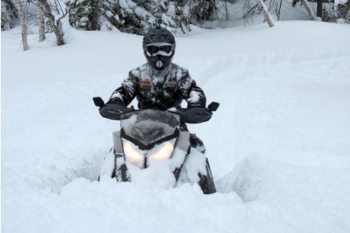 Avec Adrénaline Hors Piste, sortez des sentiers battus ! Relevez des défis techniques ou partez à l’aventure dans les vastes territoires des Chic-Chocs